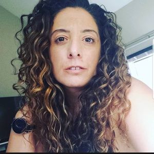 Meet your Posher, Claudia